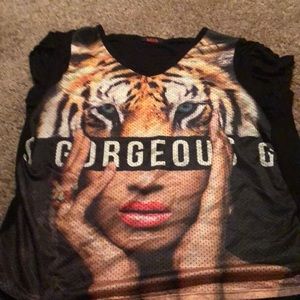 Gorgeous short sleeve Tee